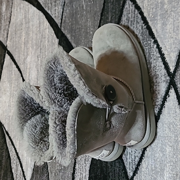 UGG Shoes - UGG BAILEY BUTTON CLASSIC SHORT GRAY BOOTS PRICE FIRM